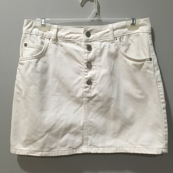 Topshop Dresses & Skirts - Topshop White Denim Skirt sz 6    100 % cotton